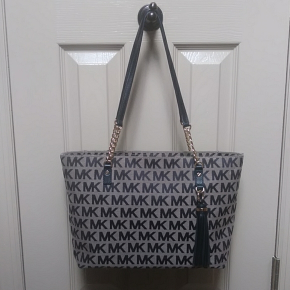 MICHAEL Michael Kors Handbags - Micheal kors womans tote